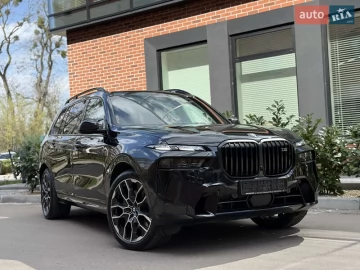 Авто BMW X7 2023 № 7613366