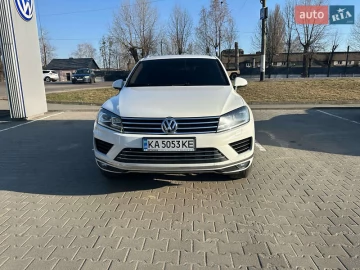 Авто Volkswagen Touareg 2015 № 7613648