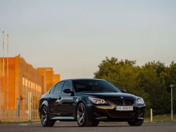 Авто BMW M5 2006 № 7614139