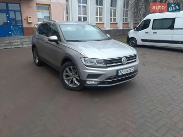 Авто Volkswagen Tiguan 2017 № 7614176