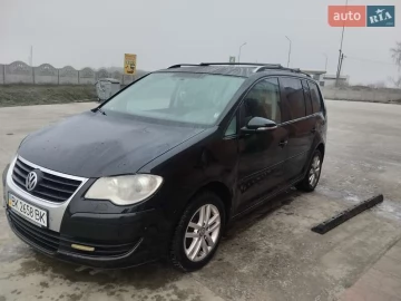 Авто Volkswagen Touran 2010 № 7614256