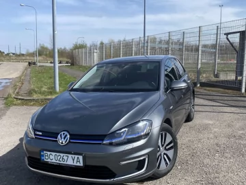 Авто Volkswagen E-Golf 2017 № 7614273