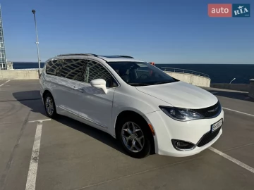 Авто Chrysler Pacifica 2019 № 7614691