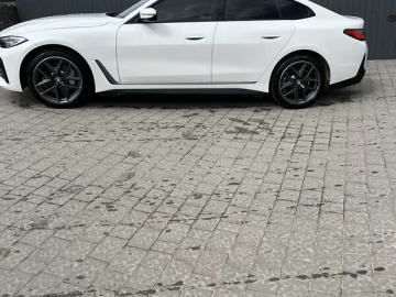 Авто BMW I4 2023 № 7614842