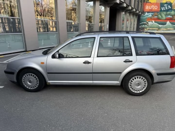 Авто Volkswagen Golf 2002 № 7614885