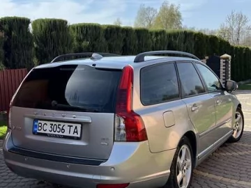 Авто Volvo V50 2009 № 7614913