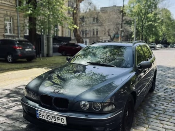 Авто BMW 5 Series 2002 № 7615045