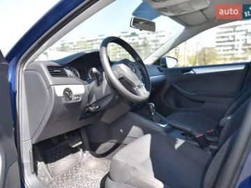 Авто Volkswagen Jetta 2012 № 7615317
