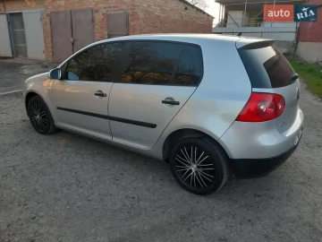 Авто Volkswagen Golf 2005 № 7617113