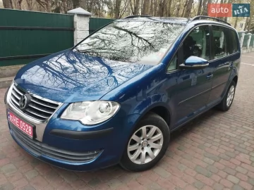 Авто Volkswagen Touran 2009 № 7617131