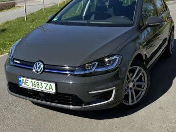 Авто Volkswagen E-Golf 2020 № 7618127