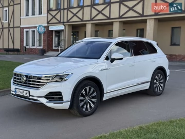 Авто Volkswagen Touareg 2018 № 7618439