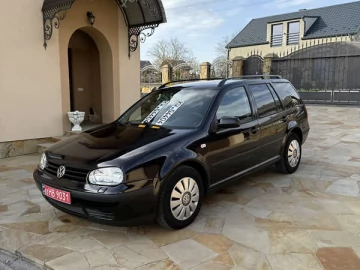 Авто Volkswagen Golf 2000 № 7618775