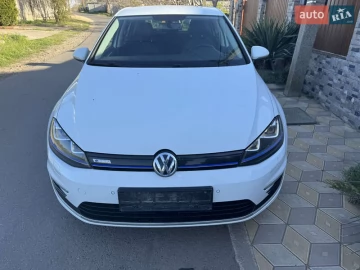 Авто Volkswagen E-Golf 2016 № 7618848