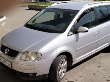 Авто Volkswagen Touran 2004 № 7619328