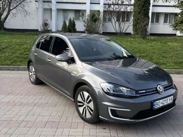 Авто Volkswagen E-Golf 2017 № 7619506