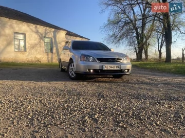 Авто Chevrolet Evanda 2005 № 7619697