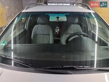 Авто Volkswagen Golf 2000 № 7619773