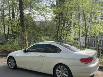 Авто BMW 3 Series 2009 № 7619915