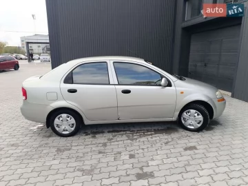 Авто Chevrolet Aveo 2004 № 7620176