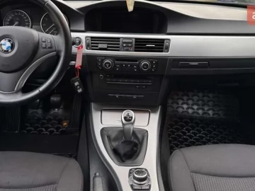 Авто BMW 3 Series 2010 № 7620366