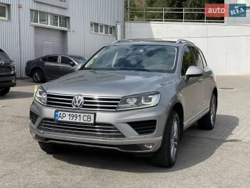 Авто Volkswagen Touareg 2015 № 7620475