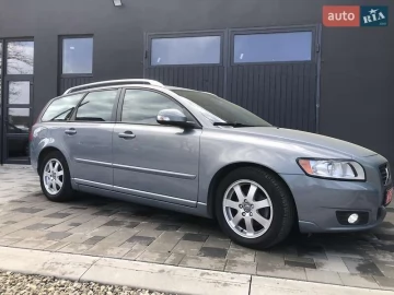 Авто Volvo V50 2012 № 7620750