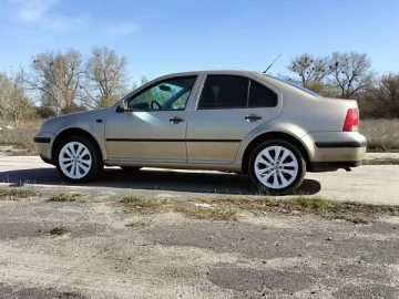 Авто Volkswagen Bora 2001 № 7621007
