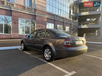Авто Skoda Superb 2005 № 7621019