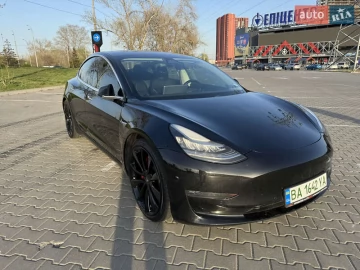 Авто Tesla Model 3 2019 № 7621134