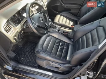 Авто Volkswagen E-Golf 2015 № 7621257