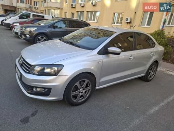 Авто Volkswagen Polo 2016 № 7622692