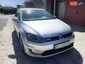 Авто Volkswagen E-Golf 2015 № 7623449