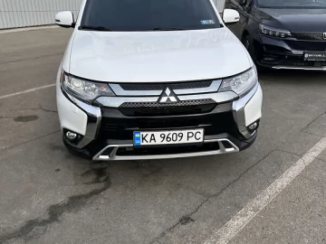 Авто Mitsubishi Outlander 2020 № 7623535