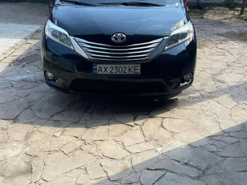 Авто Toyota Sienna 2017 № 7623554