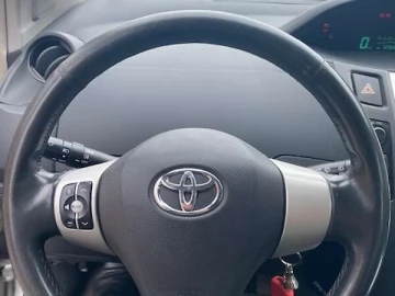 Авто Toyota Yaris 2007 № 7623650