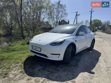 Авто Tesla Model Y 2023 № 7623886