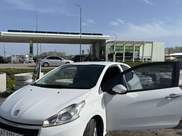 Авто Peugeot 208 2016 № 7623986