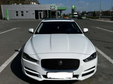 Авто Jaguar Xe 2016 № 7624135