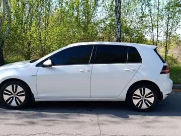Авто Volkswagen E-Golf 2016 № 7624865