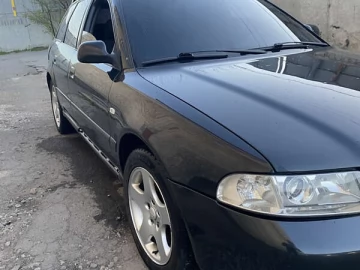 Авто Audi A4 2001 № 7625015