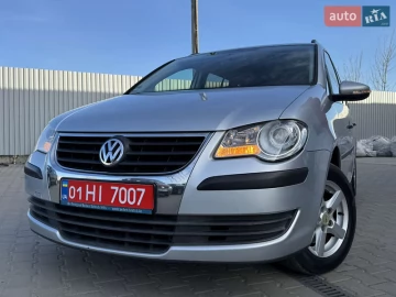 Авто Volkswagen Touran 2010 № 7625099