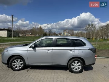 Авто Mitsubishi Outlander 2015 № 7625154