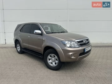 Авто Toyota Fortuner 2007 № 7625163