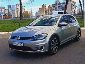 Авто Volkswagen E-Golf 2017 № 7625510