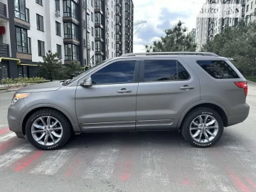 Авто Ford Explorer 2011 № 7625636