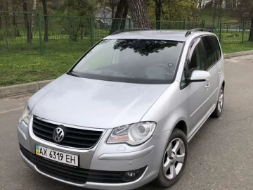 Авто Volkswagen Touran 2009 № 7625739