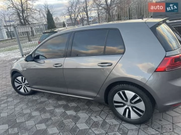 Авто Volkswagen E-Golf 2015 № 7627209