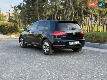 Авто Volkswagen E-Golf 2016 № 7627596