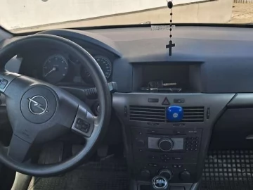 Авто Opel Astra 2005 № 7627793